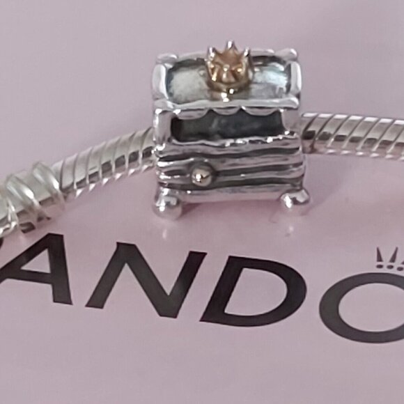 Auth Pandora *RETIRED* Sterling Silver & 14k Princess and the Pea Charm 790320 - Picture 13 of 15